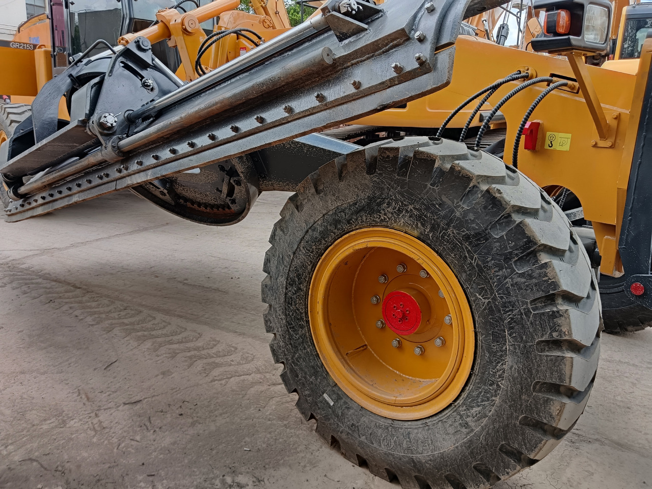 XCMG GR2153 WITH RIPPER AND TWO BLADES - Makinë niveluese: foto 3 XCMG GR2153 WITH RIPPER AND TWO BLADES - Makinë niveluese: foto 3