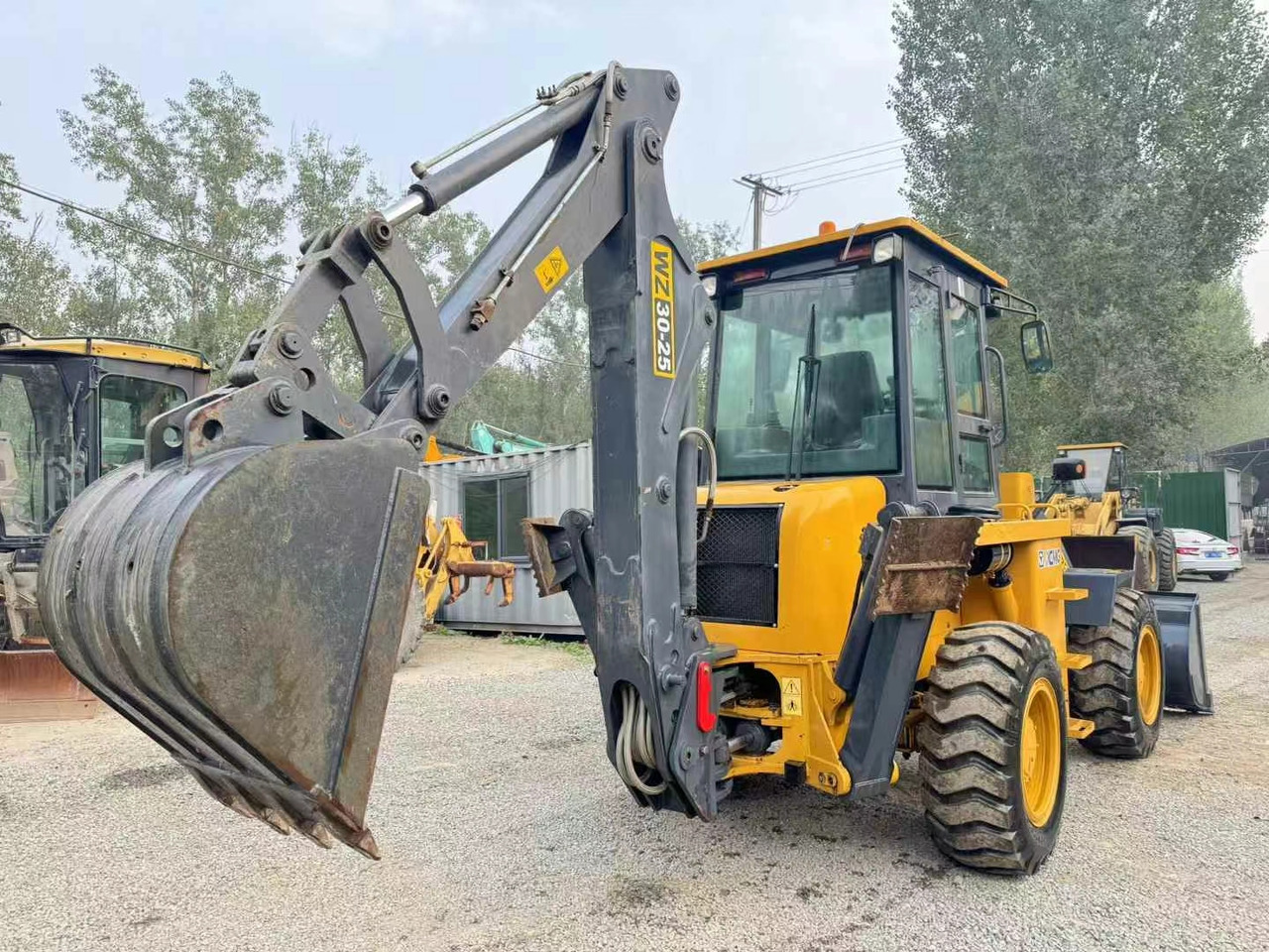 XCMG WZ 30 - 25 - Fadromë me shkarkim nga prapa: foto 1 XCMG WZ 30 - 25 - Fadromë me shkarkim nga prapa: foto 1