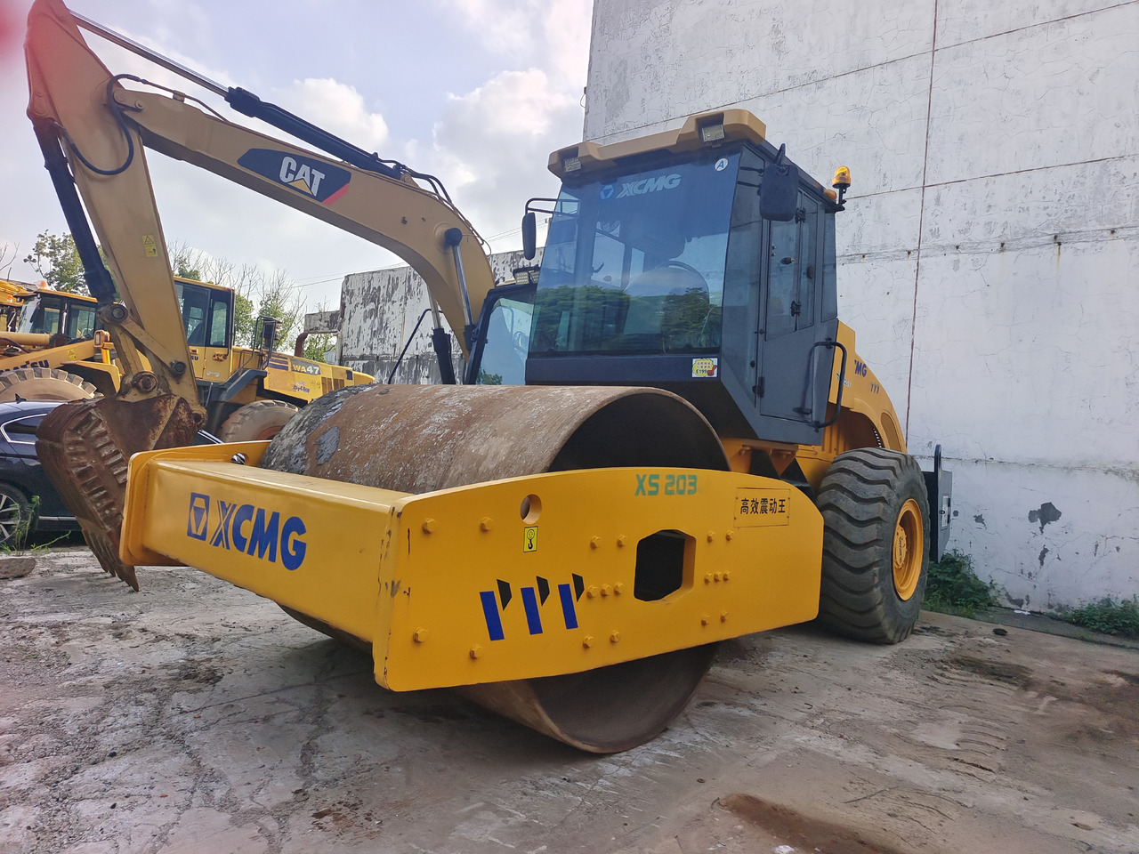 XCMG XS 203J - Fadromë me shkarkim nga prapa: foto 1 XCMG XS 203J - Fadromë me shkarkim nga prapa: foto 1