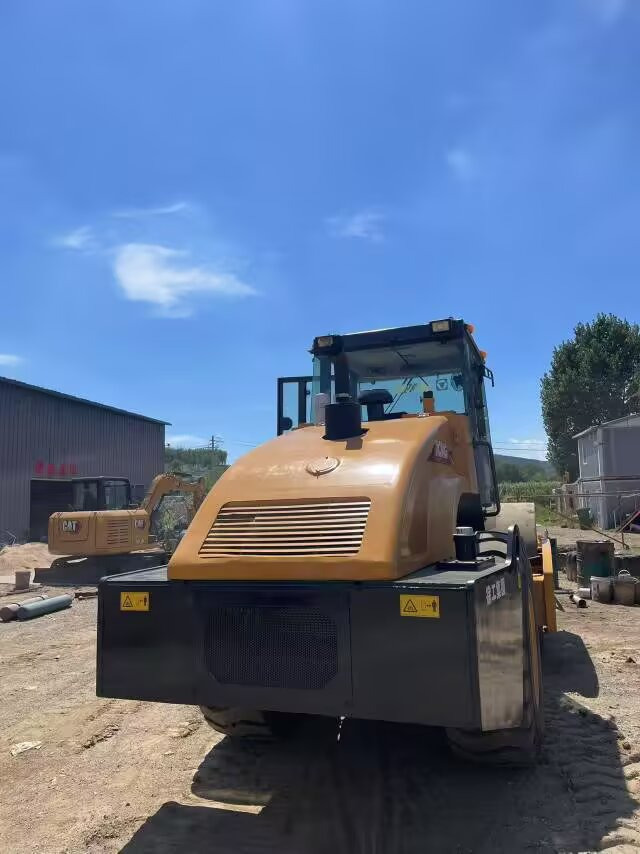 XCMG XS222J XS223J XS263J - Rul rrugësh: foto 5 XCMG XS222J XS223J XS263J - Rul rrugësh: foto 5