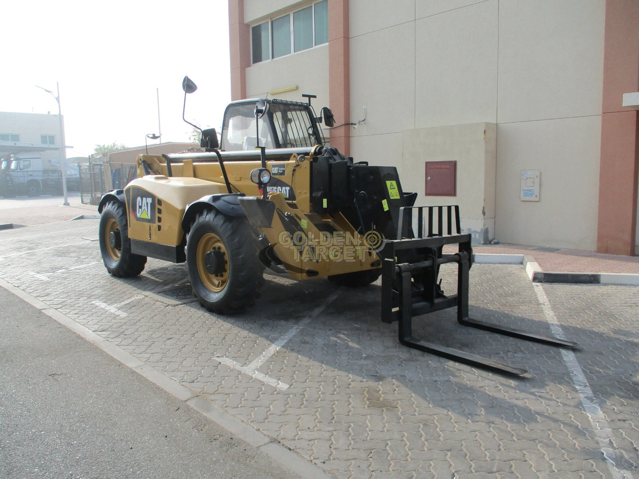 Caterpillar TH417 Telehandler - Ekskavator teleskopik: foto 1 Caterpillar TH417 Telehandler - Ekskavator teleskopik: foto 1