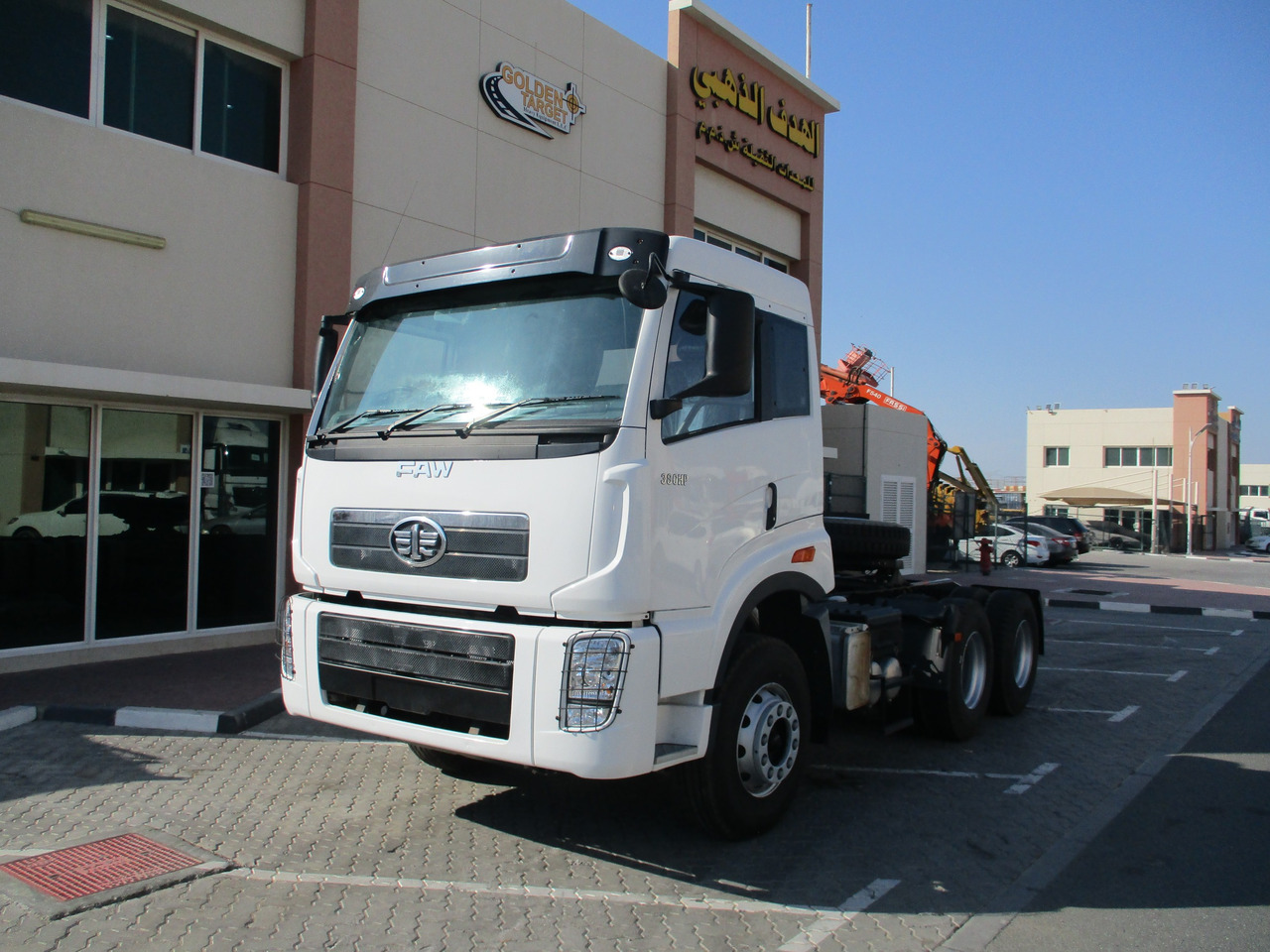 FAW 4181P2K15 6x4 Head Truck - Gjysmë-kamion: foto 2 FAW 4181P2K15 6x4 Head Truck - Gjysmë-kamion: foto 2