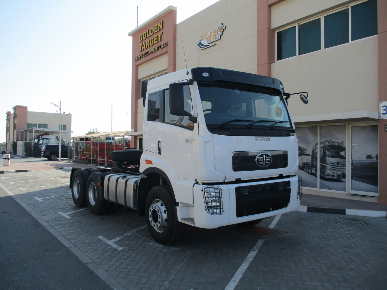 FAW 4181P2K15 6x4 Head Truck - Gjysmë-kamion: foto 1 FAW 4181P2K15 6x4 Head Truck - Gjysmë-kamion: foto 1