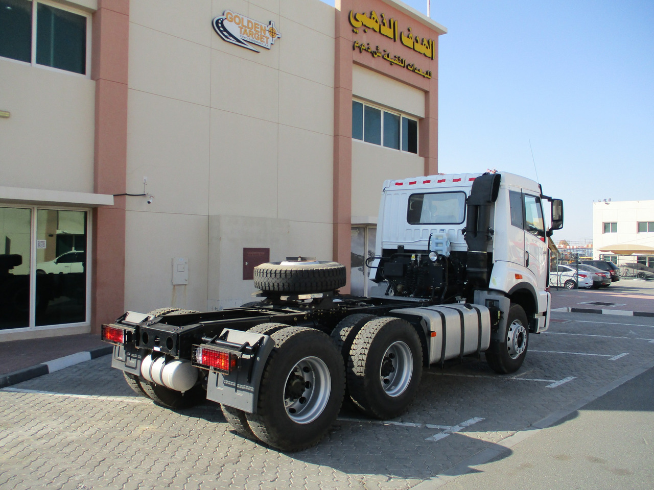 FAW 4181P2K15 6x4 Head Truck - Gjysmë-kamion: foto 3 FAW 4181P2K15 6x4 Head Truck - Gjysmë-kamion: foto 3