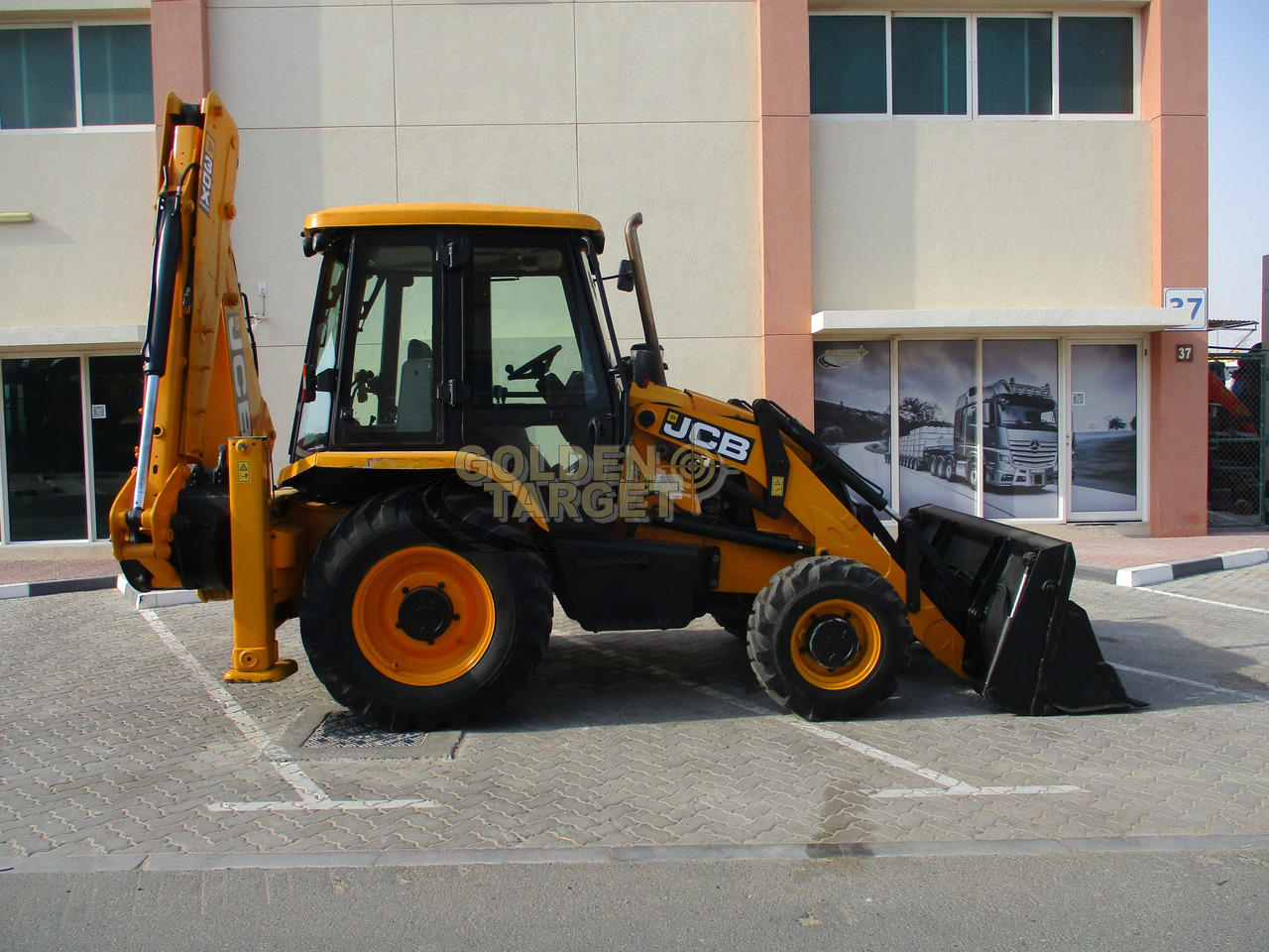 JCB 3DX PLUS 4×4 BACKHOE LOADER - Fadromë me shkarkim nga prapa: foto 5 JCB 3DX PLUS 4×4 BACKHOE LOADER - Fadromë me shkarkim nga prapa: foto 5