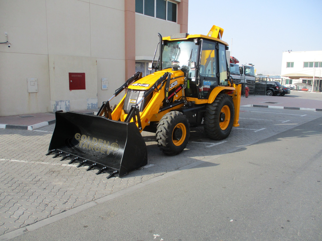 JCB 3DX PLUS 4×4 BACKHOE LOADER - Fadromë me shkarkim nga prapa: foto 2 JCB 3DX PLUS 4×4 BACKHOE LOADER - Fadromë me shkarkim nga prapa: foto 2