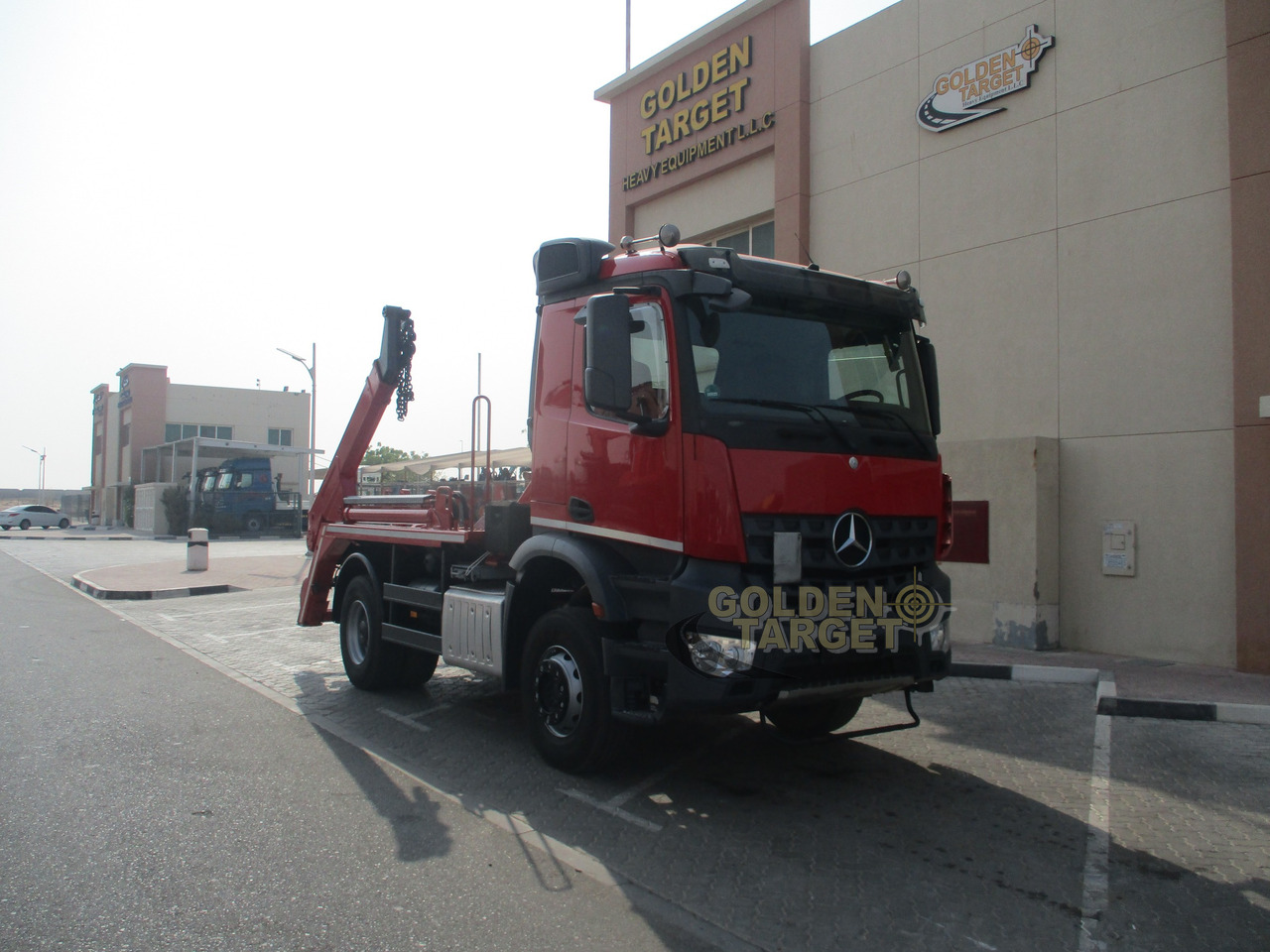 MERCEDES-BENZ Arocs 1832 4x2 Skip Loader - Fadromë ngarkuese: foto 2 MERCEDES-BENZ Arocs 1832 4x2 Skip Loader - Fadromë ngarkuese: foto 2