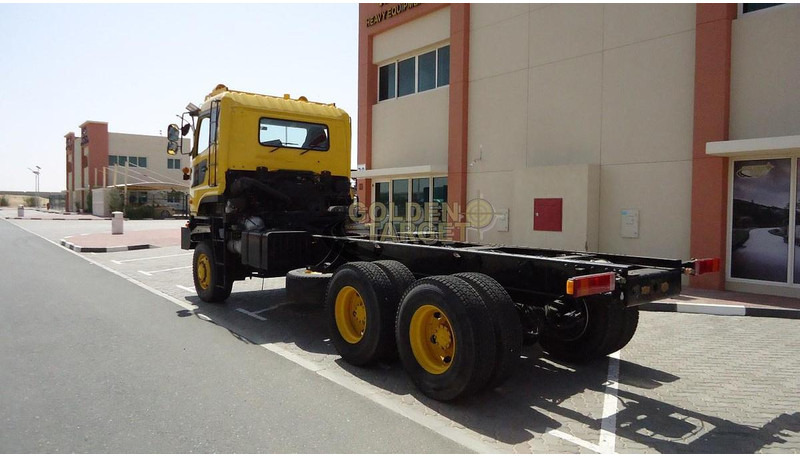 Nissan CZ4YL - Shasia e gjysmërimorkios: foto 4 Nissan CZ4YL - Shasia e gjysmërimorkios: foto 4