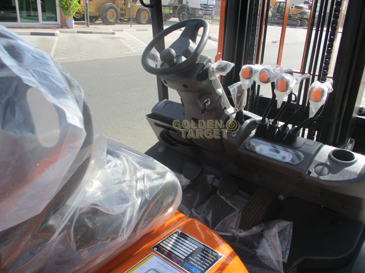 Pirun më naftë i ri SOCMA HNF-30 Forklift: foto 9