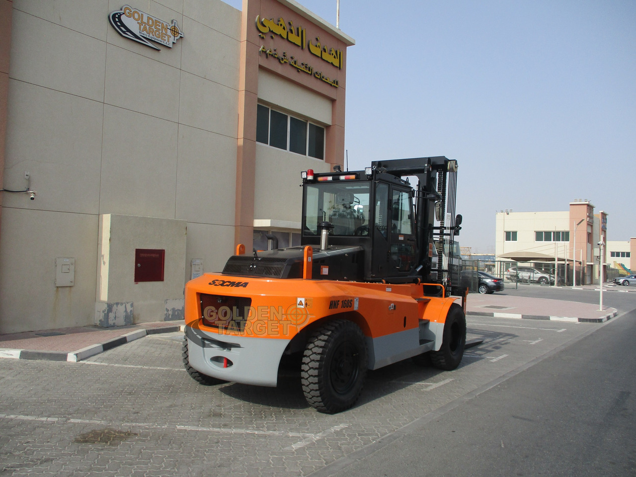 Socma HNF160S 16-ton Forklift - Pirun më naftë: foto 3 Socma HNF160S 16-ton Forklift - Pirun më naftë: foto 3