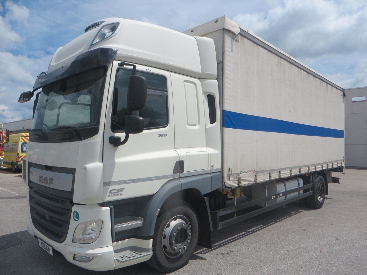 DAF CF320 4x2 18T Curtainside 7.70m - Kamion me tendë: foto 1 DAF CF320 4x2 18T Curtainside 7.70m - Kamion me tendë: foto 1