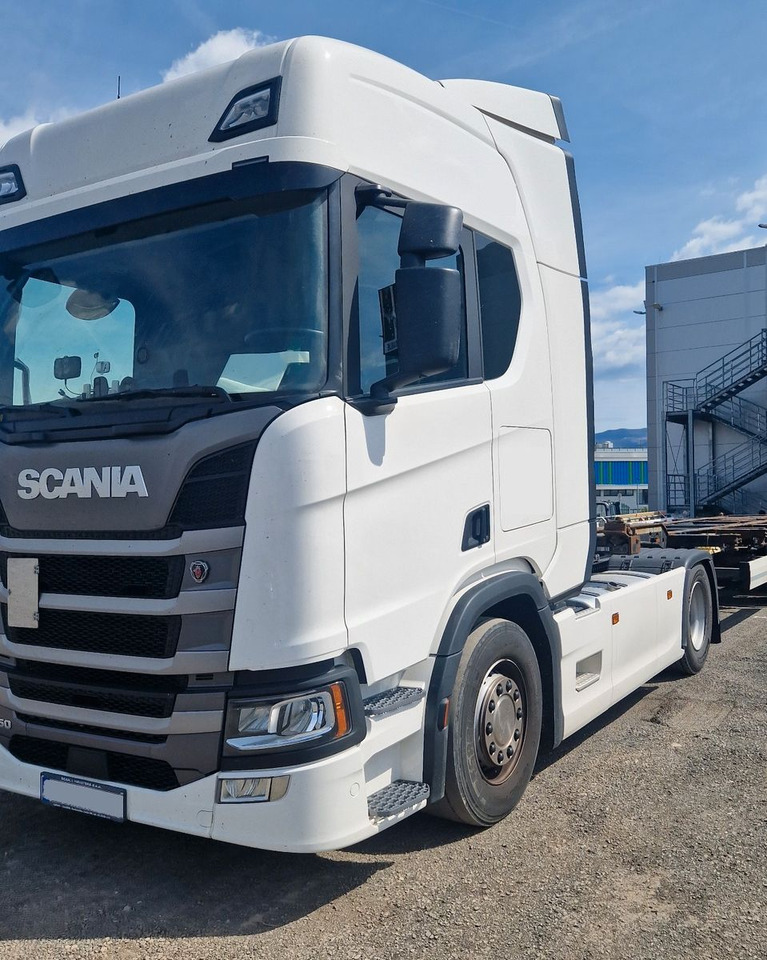 Scania R450 4x2Tractor - Gjysmë-kamion: foto 1 Scania R450 4x2Tractor - Gjysmë-kamion: foto 1