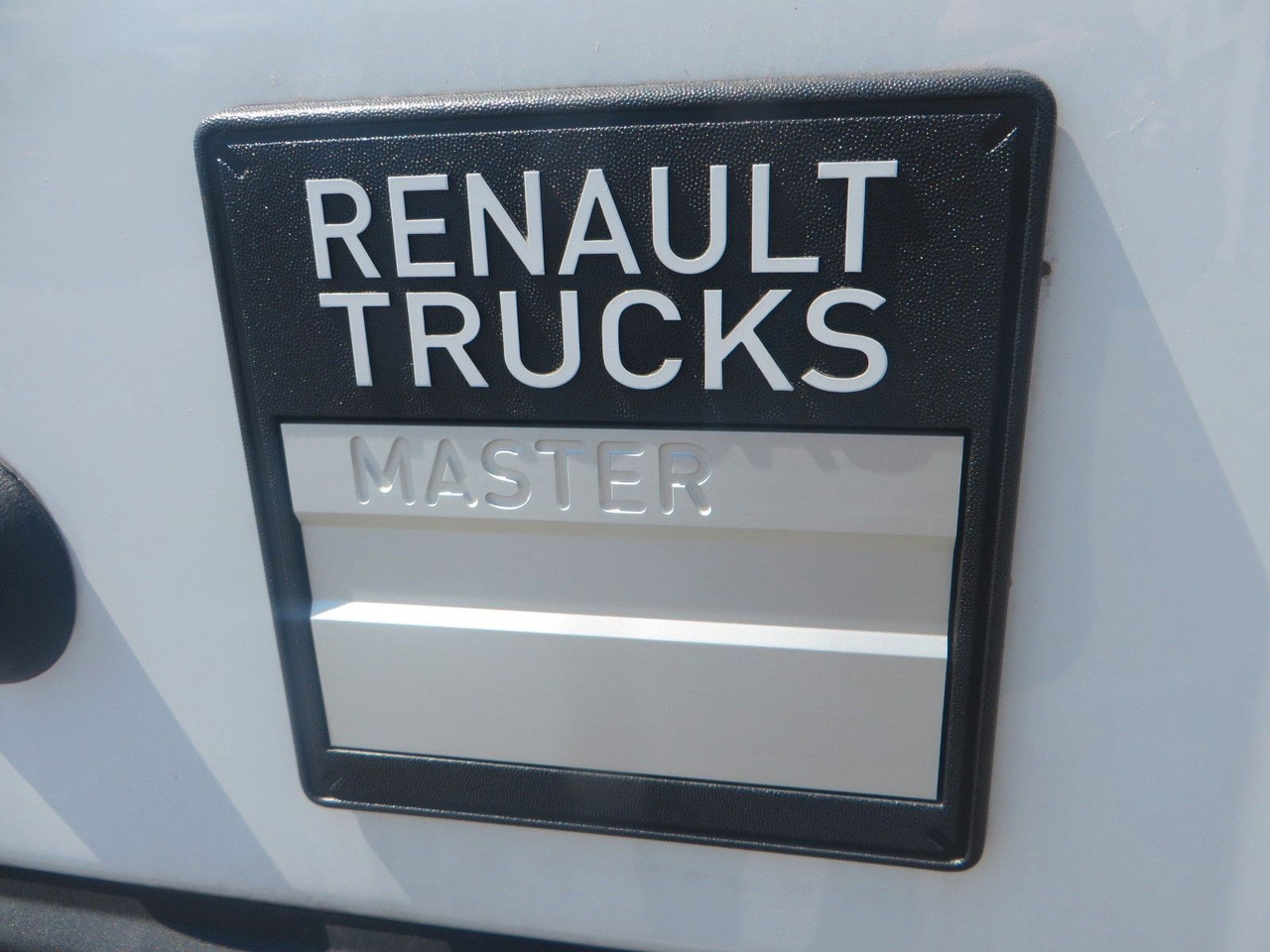 Renault Master L4H3 box body -rear drive! - Furgon: foto 5 Renault Master L4H3 box body -rear drive! - Furgon: foto 5