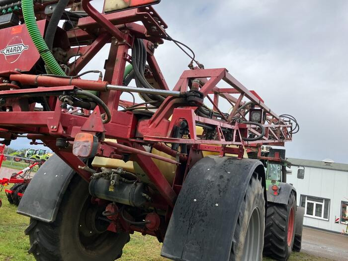 Hardi NAVIGATOR 4000 - Spërkatës i montuar në traktor: foto 3 Hardi NAVIGATOR 4000 - Spërkatës i montuar në traktor: foto 3