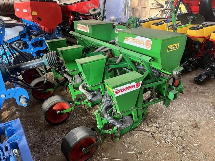 Sfoggia 4 FILE - Mbjellëse në radhë: foto 5 Sfoggia 4 FILE - Mbjellëse në radhë: foto 5