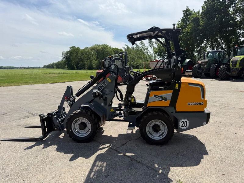 Giant 2300 HD NIEUW Shovel! Giant Kubota - Fadrom me goma: foto 3 Giant 2300 HD NIEUW Shovel! Giant Kubota - Fadrom me goma: foto 3