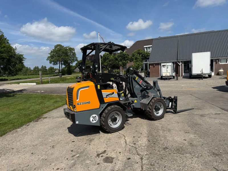 Giant 2300 HD NIEUW Shovel! Giant Kubota - Fadrom me goma: foto 4 Giant 2300 HD NIEUW Shovel! Giant Kubota - Fadrom me goma: foto 4