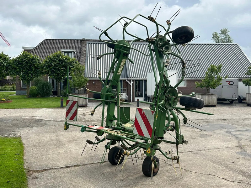 Krone KW 6.40 schudder schuilstelling hooibouw 6 elements - Barkthyese/ Shkundës bari: foto 4 Krone KW 6.40 schudder schuilstelling hooibouw 6 elements - Barkthyese/ Shkundës bari: foto 4