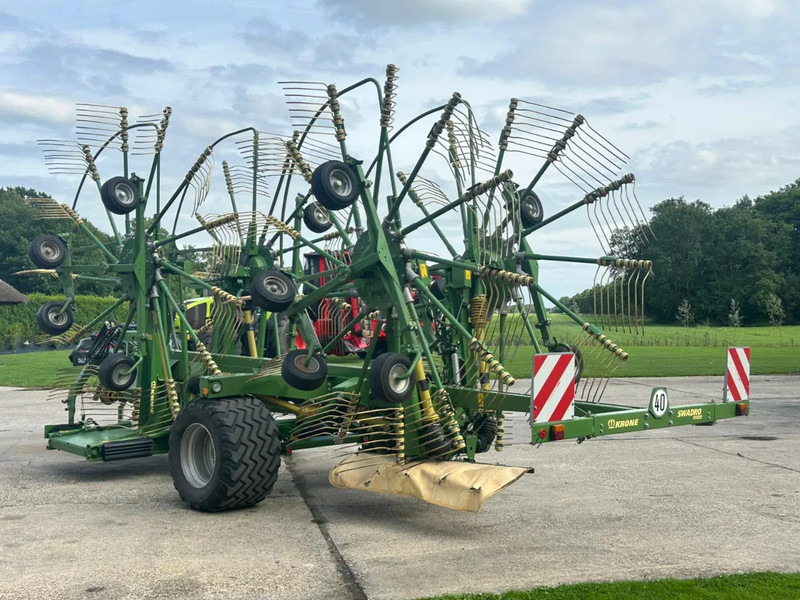 Krone Swadro 1400 Plus 4 Rotorhark Zwiller - Barkthyese/ Shkundës bari: foto 5 Krone Swadro 1400 Plus 4 Rotorhark Zwiller - Barkthyese/ Shkundës bari: foto 5