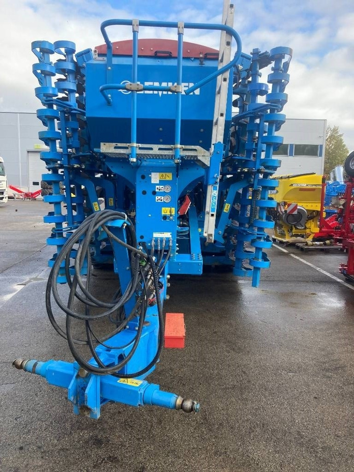 Lemken Compact-Solitair 9/600  - Mbjellëse e kombinuar në radhë: foto 3 Lemken Compact-Solitair 9/600  - Mbjellëse e kombinuar në radhë: foto 3