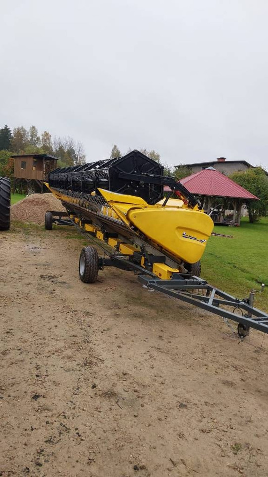 New Holland CR 9.90 - Autokombajnë: foto 5 New Holland CR 9.90 - Autokombajnë: foto 5