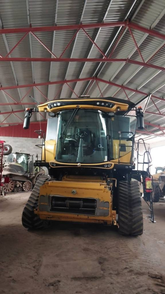 New Holland CR 9.90 - Autokombajnë: foto 2 New Holland CR 9.90 - Autokombajnë: foto 2