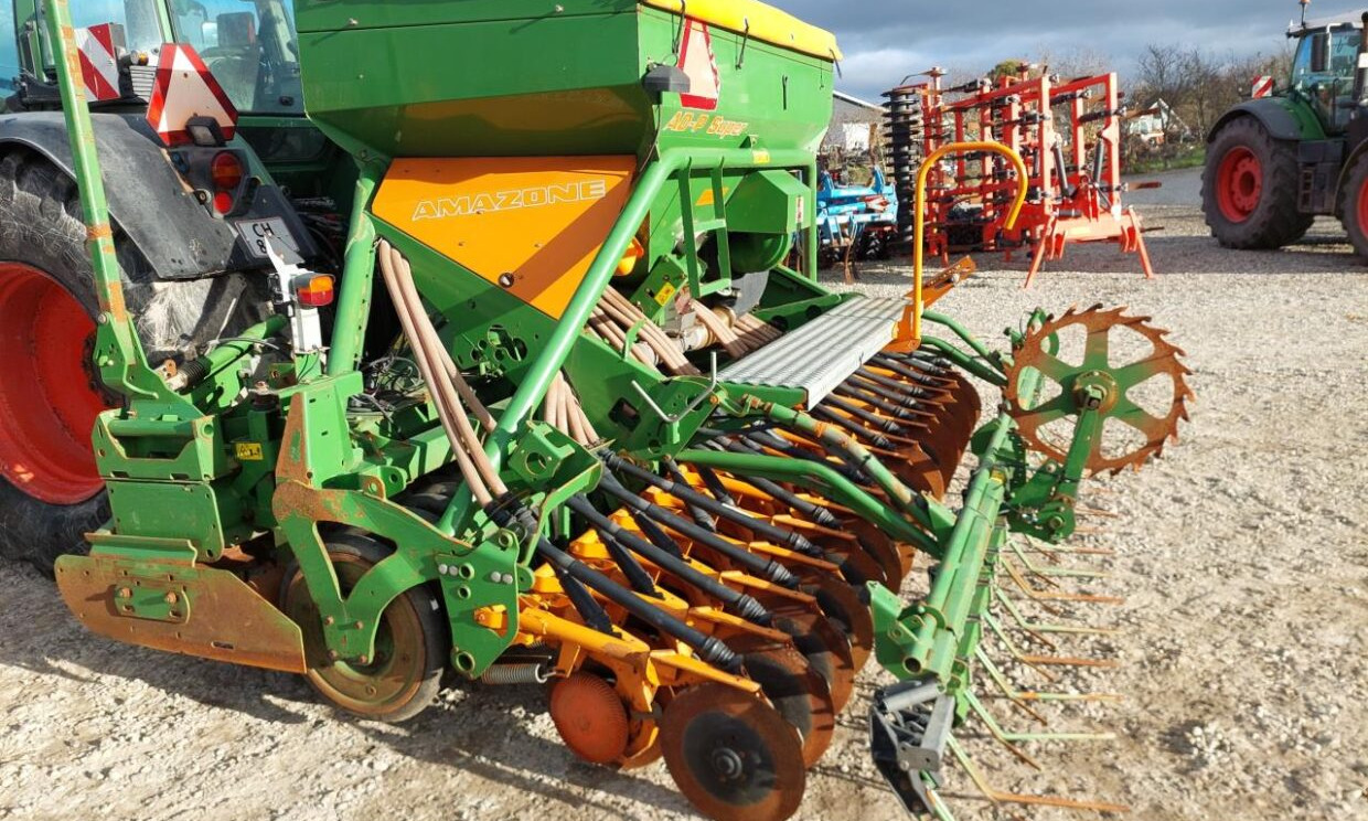 Amazone AD-P 403 / KG 4000 Super - Mbjellëse e kombinuar në radhë: foto 3 Amazone AD-P 403 / KG 4000 Super - Mbjellëse e kombinuar në radhë: foto 3