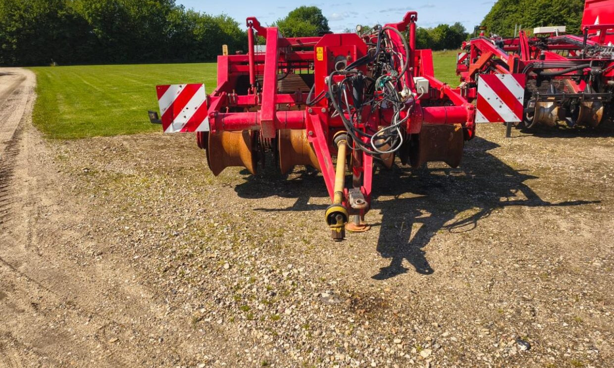 Grimme RL3000 - Makinë për nxjerrjen e patateve: foto 2 Grimme RL3000 - Makinë për nxjerrjen e patateve: foto 2
