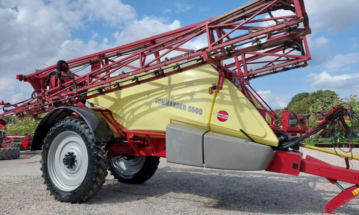 Hardi Commander 5500i -30m - Spërkatës me rimorkio: foto 1 Hardi Commander 5500i -30m - Spërkatës me rimorkio: foto 1