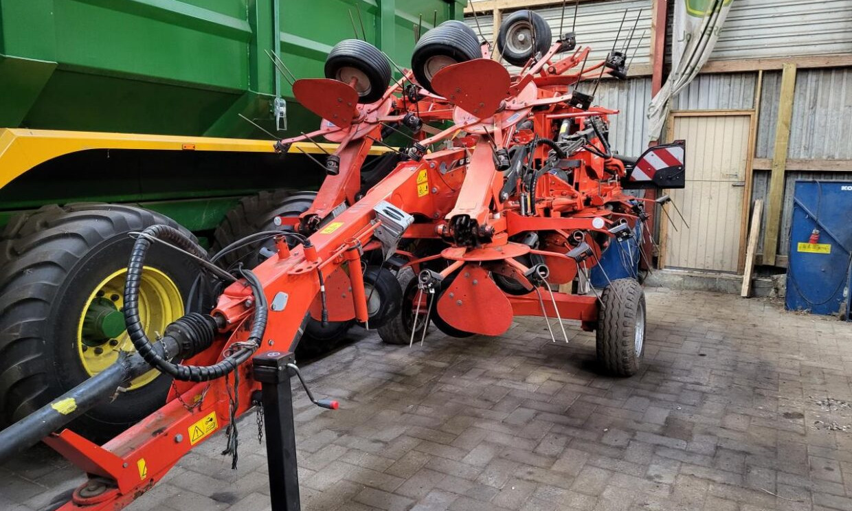 Kuhn 13M SPREDER - Barkthyese/ Shkundës bari: foto 1 Kuhn 13M SPREDER - Barkthyese/ Shkundës bari: foto 1