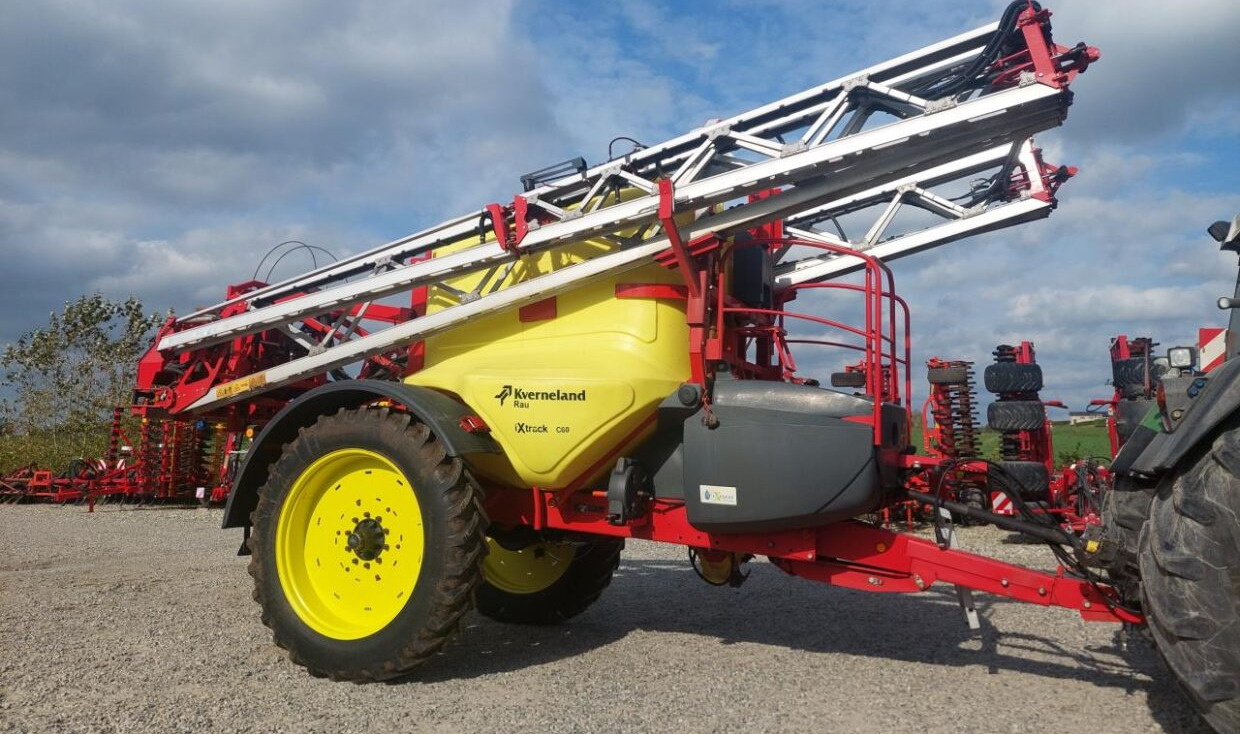 Kverneland Ixtrack C60 - 28m Alubom - Spërkatës me rimorkio: foto 1 Kverneland Ixtrack C60 - 28m Alubom - Spërkatës me rimorkio: foto 1