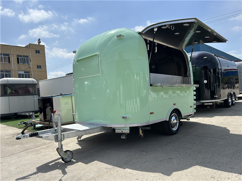 BBQ Burger Food Truck Pizza Food Trailer - Rimorkio shpërndarëse: foto 2 BBQ Burger Food Truck Pizza Food Trailer - Rimorkio shpërndarëse: foto 2