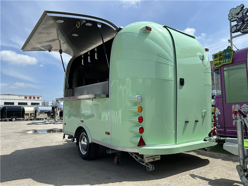 BBQ Burger Food Truck Pizza Food Trailer - Rimorkio shpërndarëse: foto 3 BBQ Burger Food Truck Pizza Food Trailer - Rimorkio shpërndarëse: foto 3