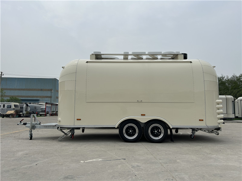 European Food Truck Pizza Food Truck, Smash Burger Foodtruck - Rimorkio shpërndarëse: foto 4 European Food Truck Pizza Food Truck, Smash Burger Foodtruck - Rimorkio shpërndarëse: foto 4