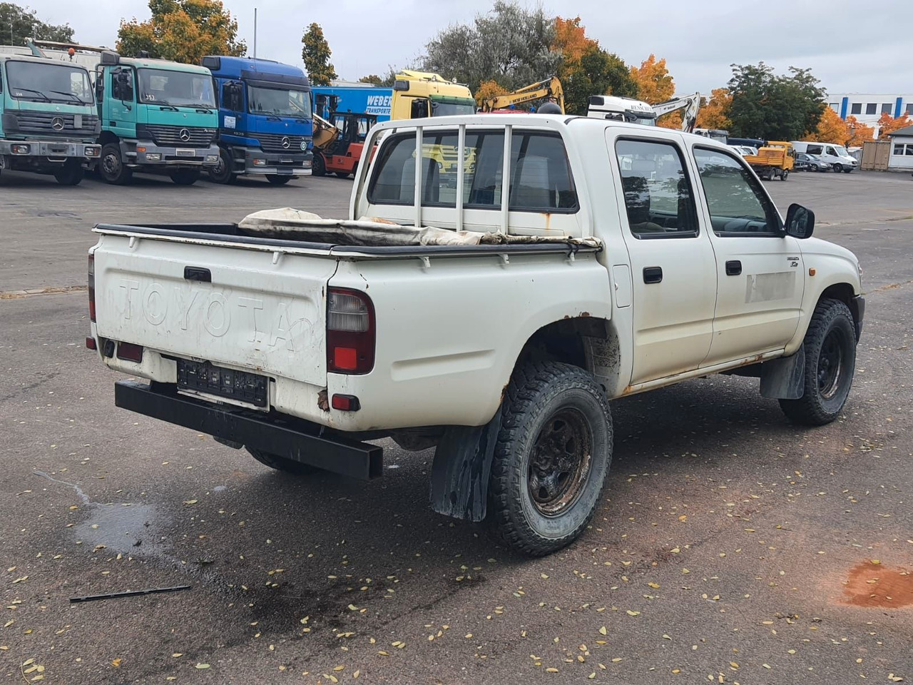 Toyota Hilux Double Cab 4x4 - SUV: foto 3 Toyota Hilux Double Cab 4x4 - SUV: foto 3