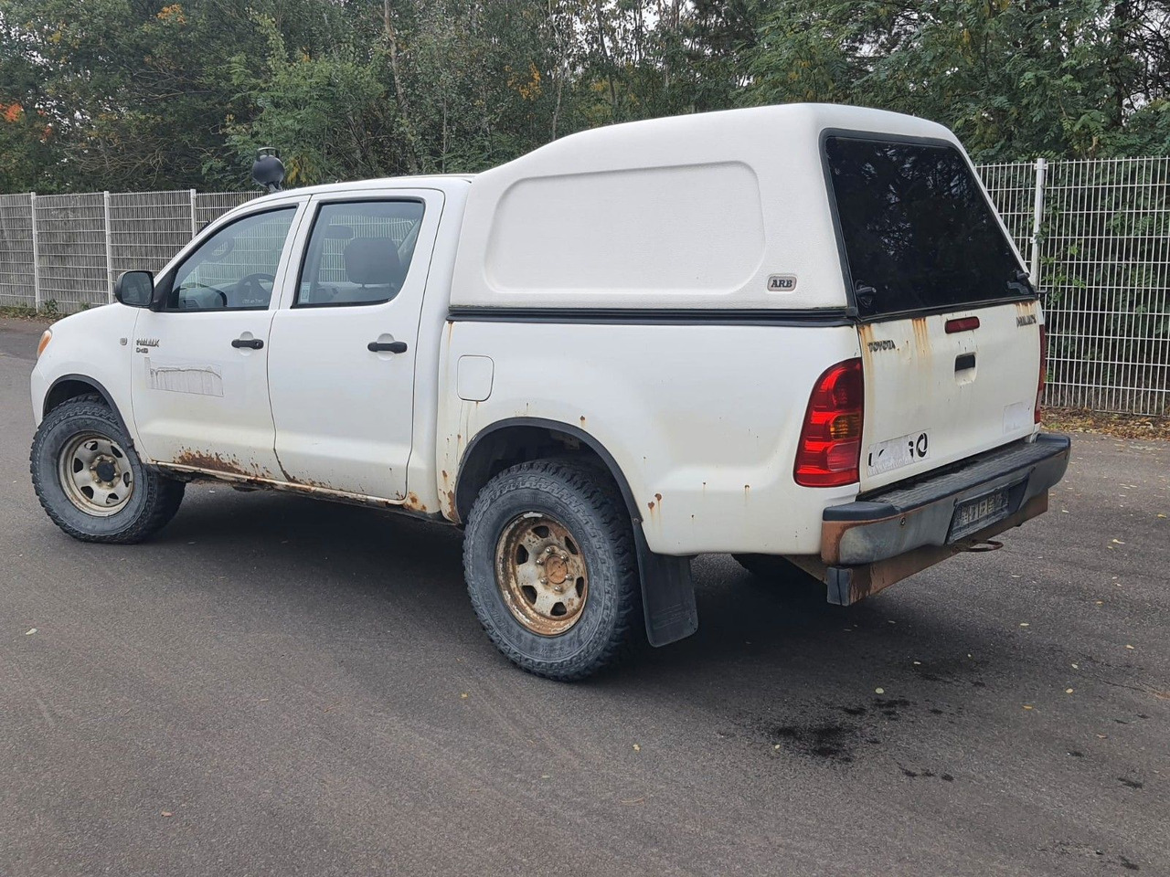 Toyota Hilux Double Cab 4x4 - SUV: foto 3 Toyota Hilux Double Cab 4x4 - SUV: foto 3