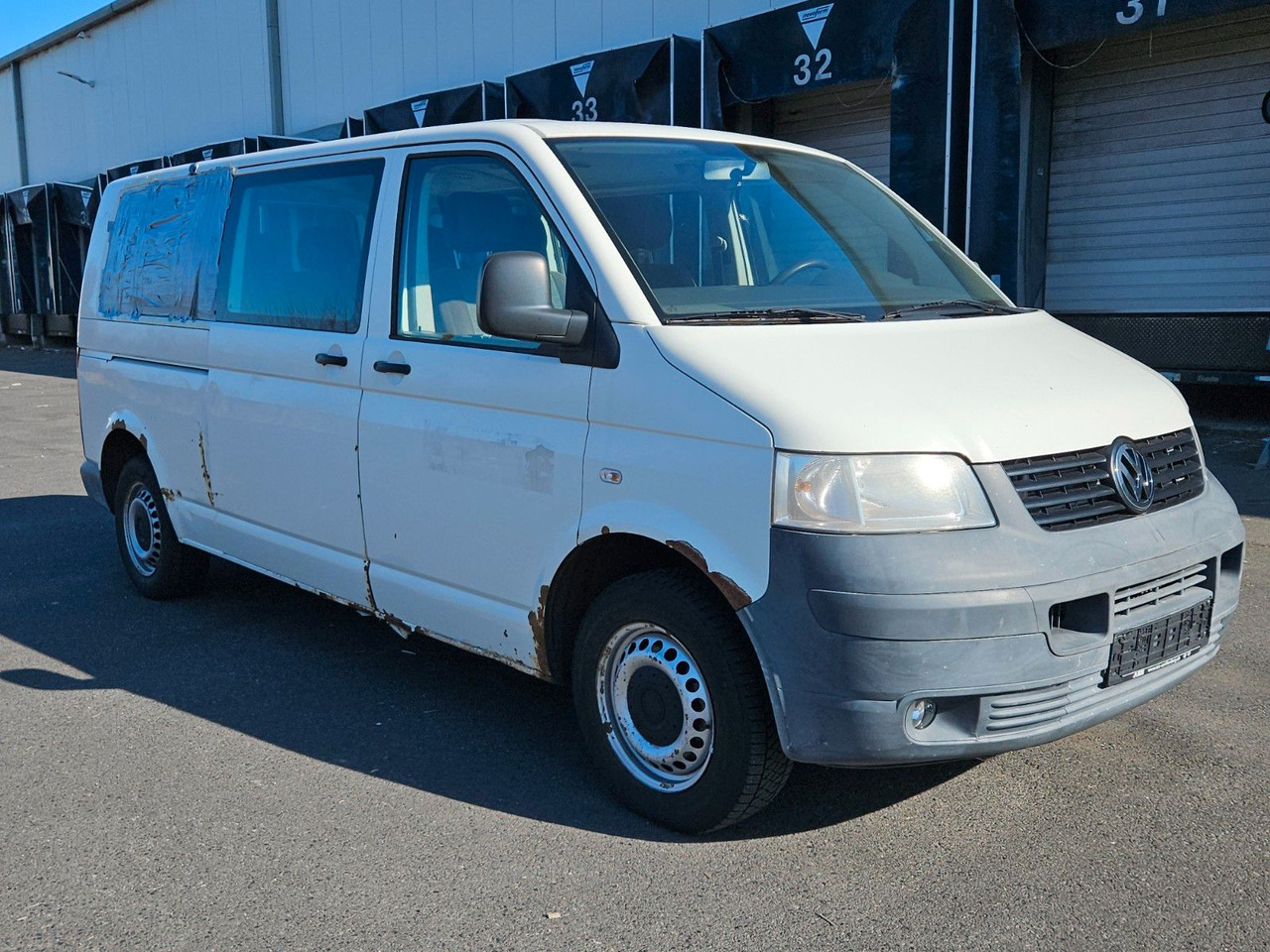 Volkswagen T5 9 Sitzer lang - Furgon pasagjerësh: foto 4 Volkswagen T5 9 Sitzer lang - Furgon pasagjerësh: foto 4
