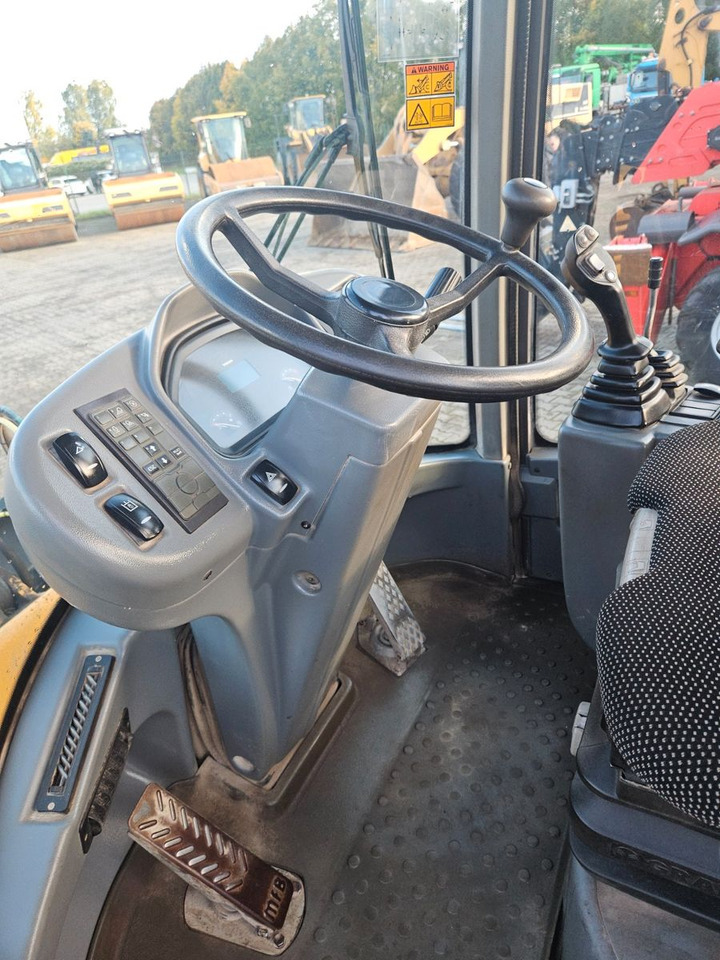 Volvo L30G Radlader mit Klappschaufel - Fadrom me goma: foto 5 Volvo L30G Radlader mit Klappschaufel - Fadrom me goma: foto 5