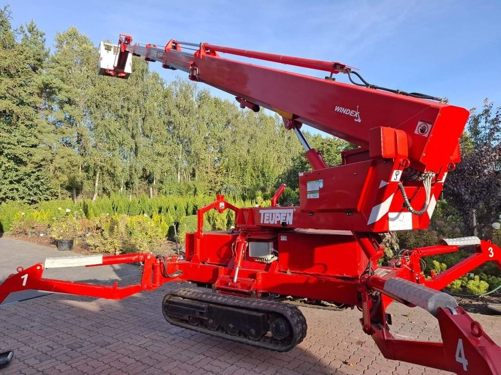 Teupen Leo 26T - Platformë ajrore e montuar në kamion: foto 4 Teupen Leo 26T - Platformë ajrore e montuar në kamion: foto 4