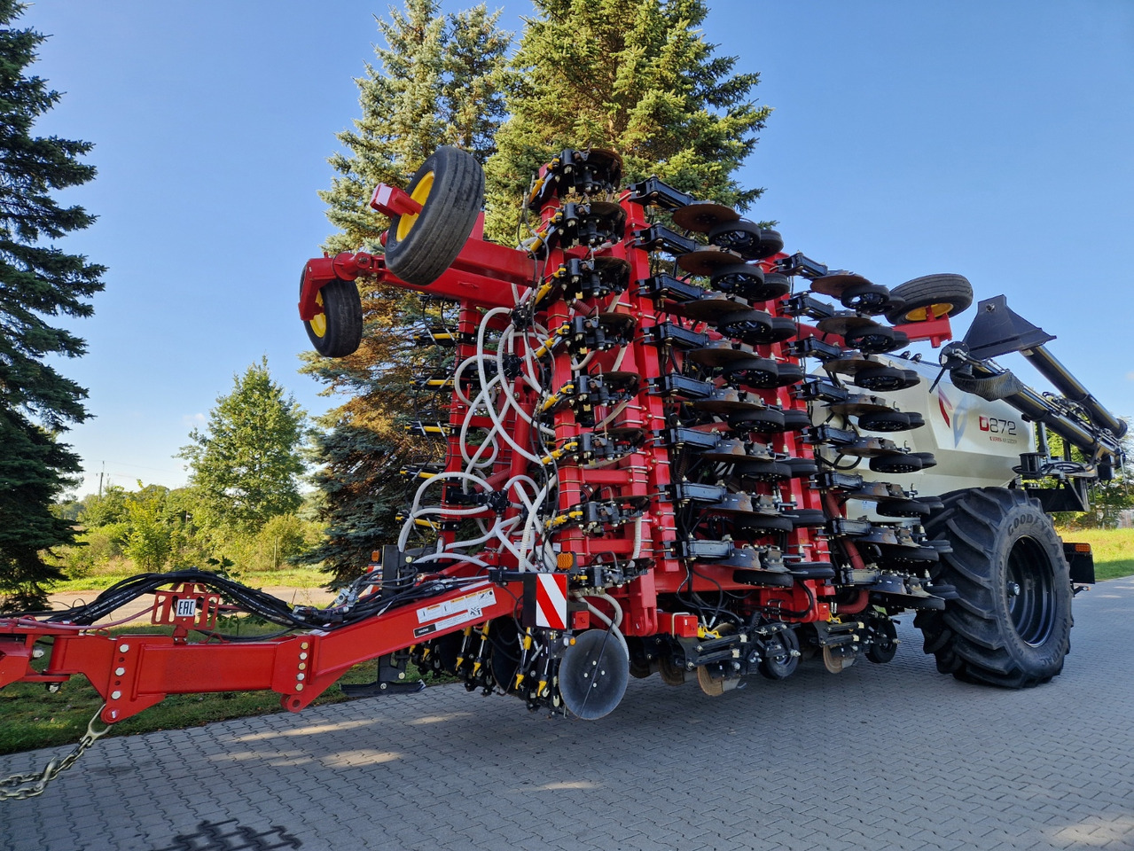 Bourgault CD 872-8 - Mbjellëse në radhë: foto 1 Bourgault CD 872-8 - Mbjellëse në radhë: foto 1