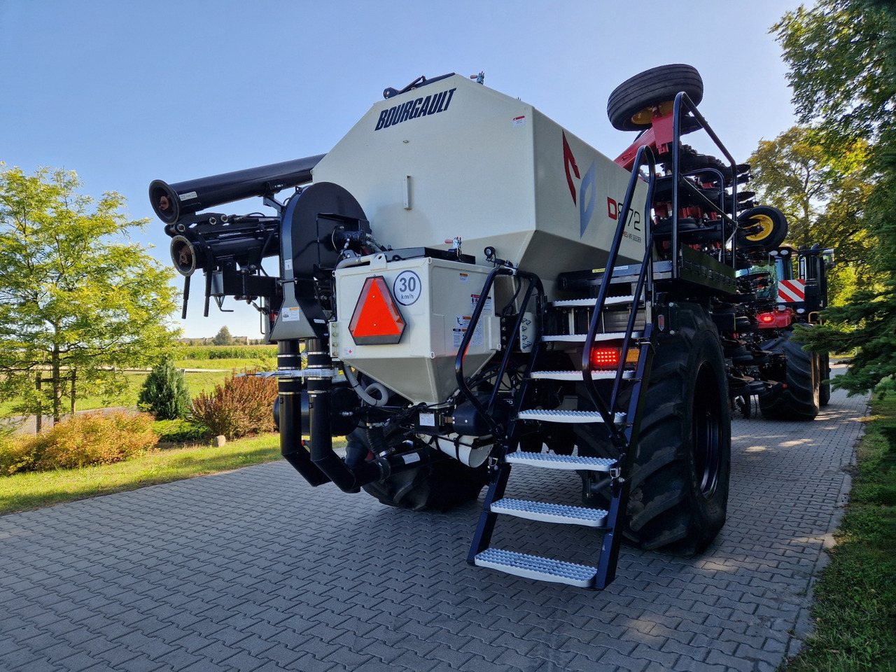 Bourgault CD 872-8 - Mbjellëse në radhë: foto 2 Bourgault CD 872-8 - Mbjellëse në radhë: foto 2