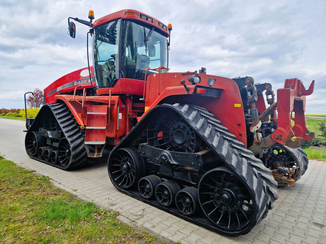 CASE 480 - Traktor me zinxhir: foto 4 CASE 480 - Traktor me zinxhir: foto 4