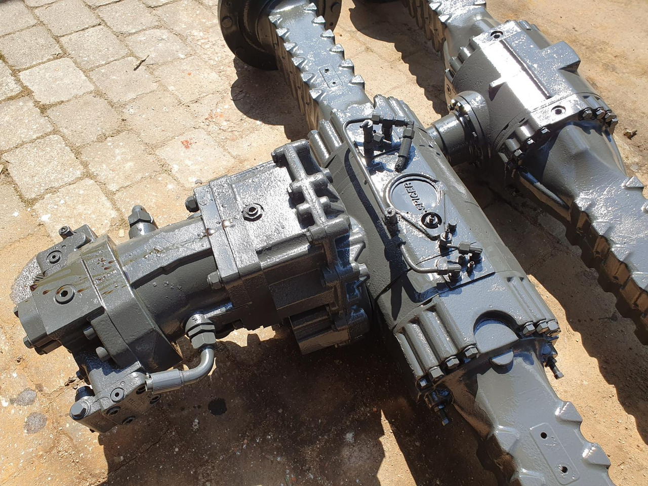 Atlas Spicer aus Radlader - Bosht dhe pjesë këmbimi për Makineri ndërtimi: foto 3 Atlas Spicer aus Radlader - Bosht dhe pjesë këmbimi për Makineri ndërtimi: foto 3