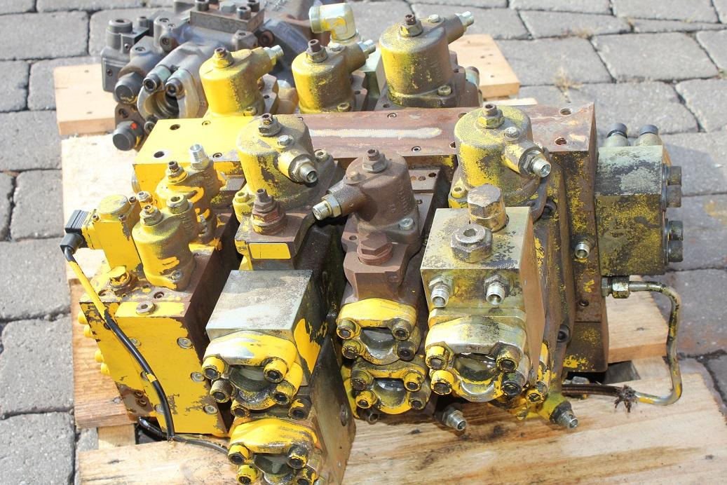 Furukawa W 735 - Valvula hidraulike për Makineri ndërtimi: foto 1 Furukawa W 735 - Valvula hidraulike për Makineri ndërtimi: foto 1