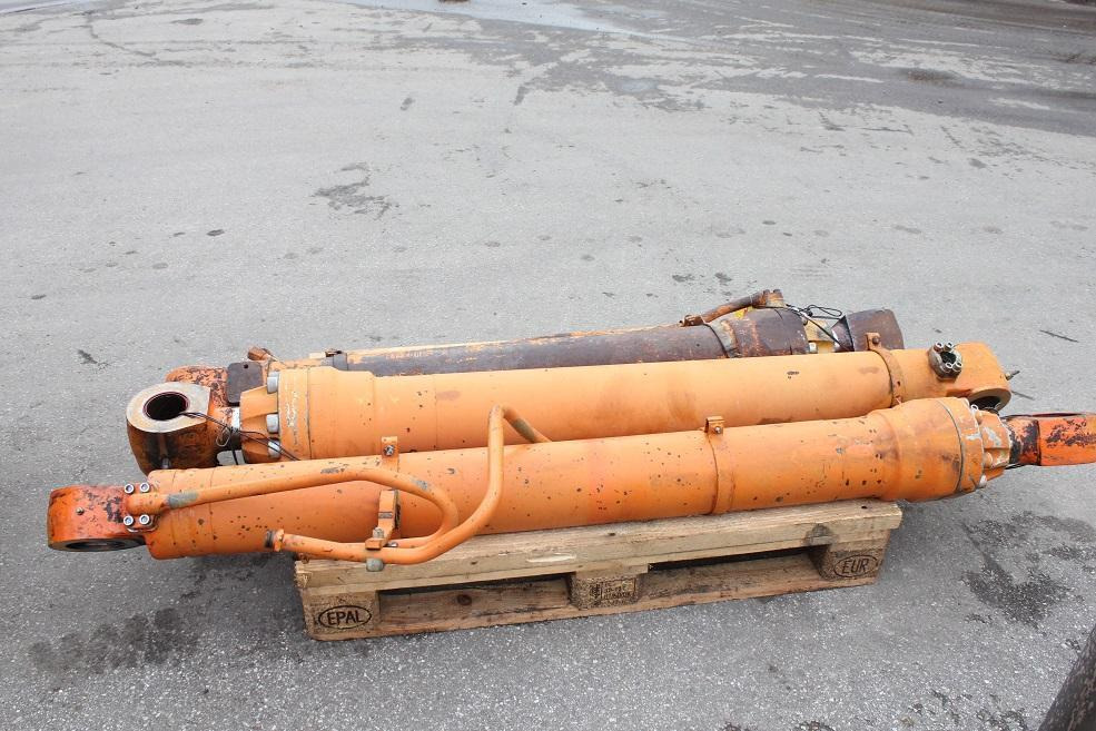 Hitachi FH 220 LC - Cilindri hidraulik për Makineri ndërtimi: foto 1 Hitachi FH 220 LC - Cilindri hidraulik për Makineri ndërtimi: foto 1