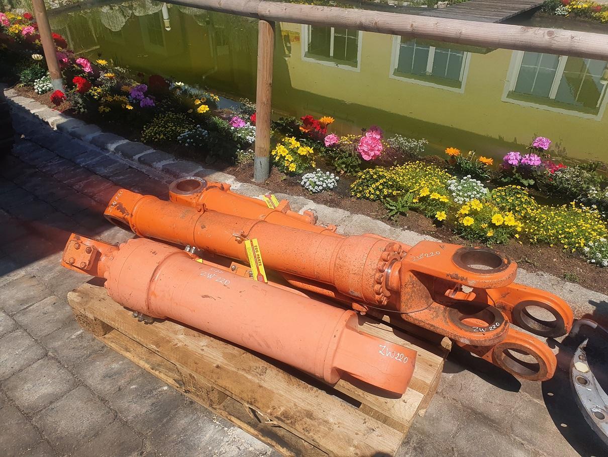 Hitachi ZW 220 - Cilindri hidraulik për Makineri ndërtimi: foto 2 Hitachi ZW 220 - Cilindri hidraulik për Makineri ndërtimi: foto 2