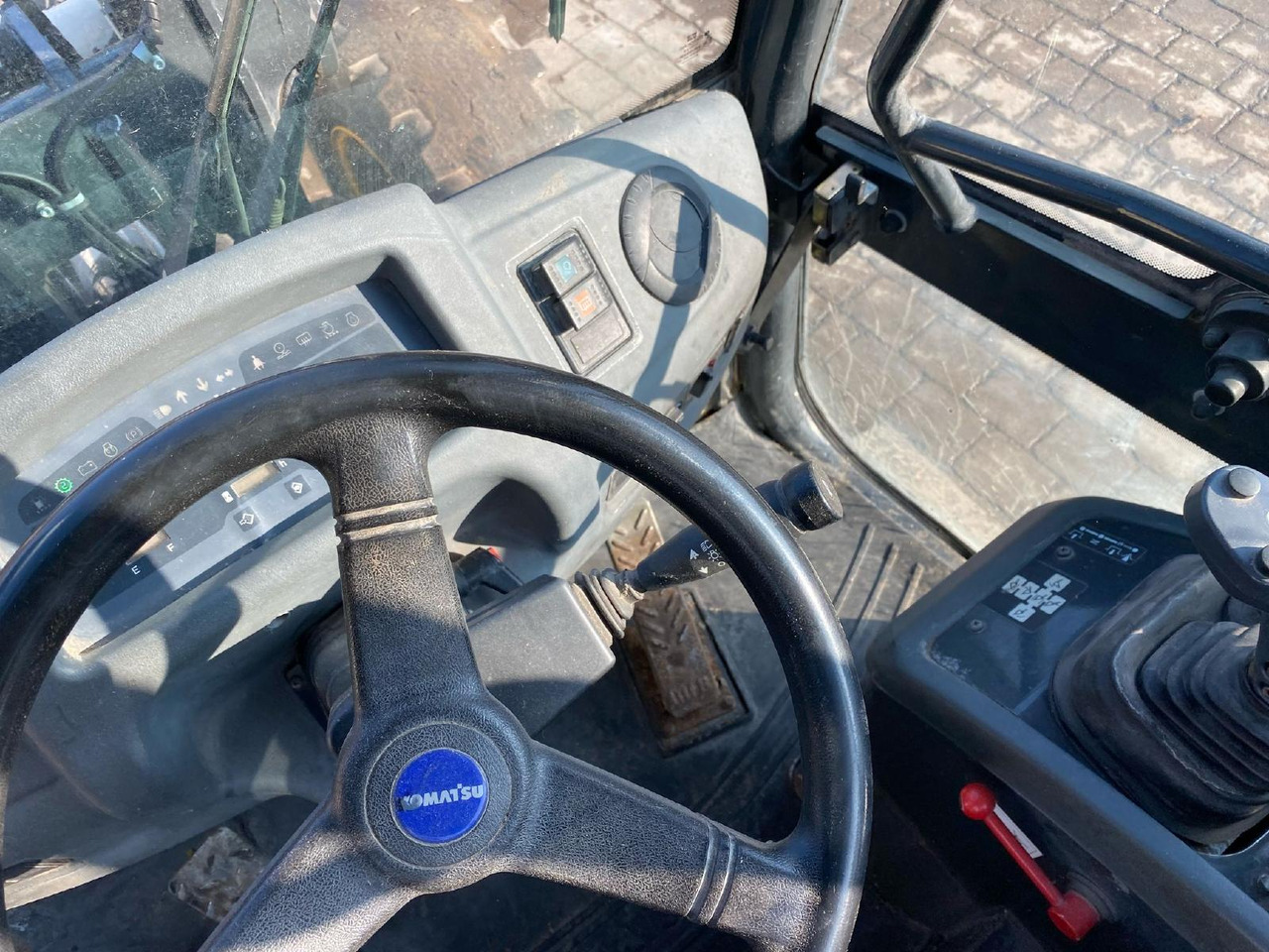 Fadrom me goma Komatsu WA 70-7: foto 11