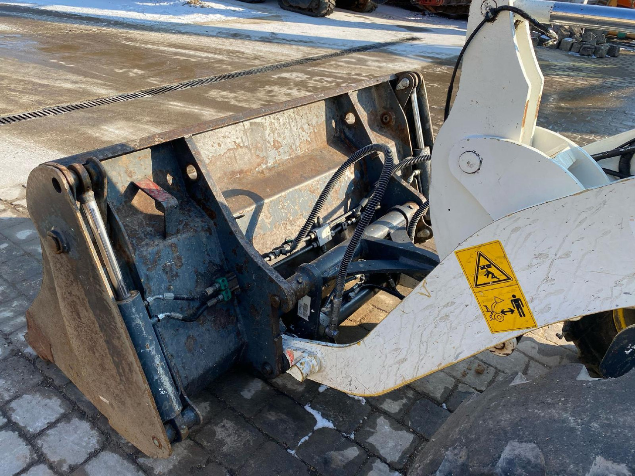 Fadrom me goma Komatsu WA 70-7: foto 10