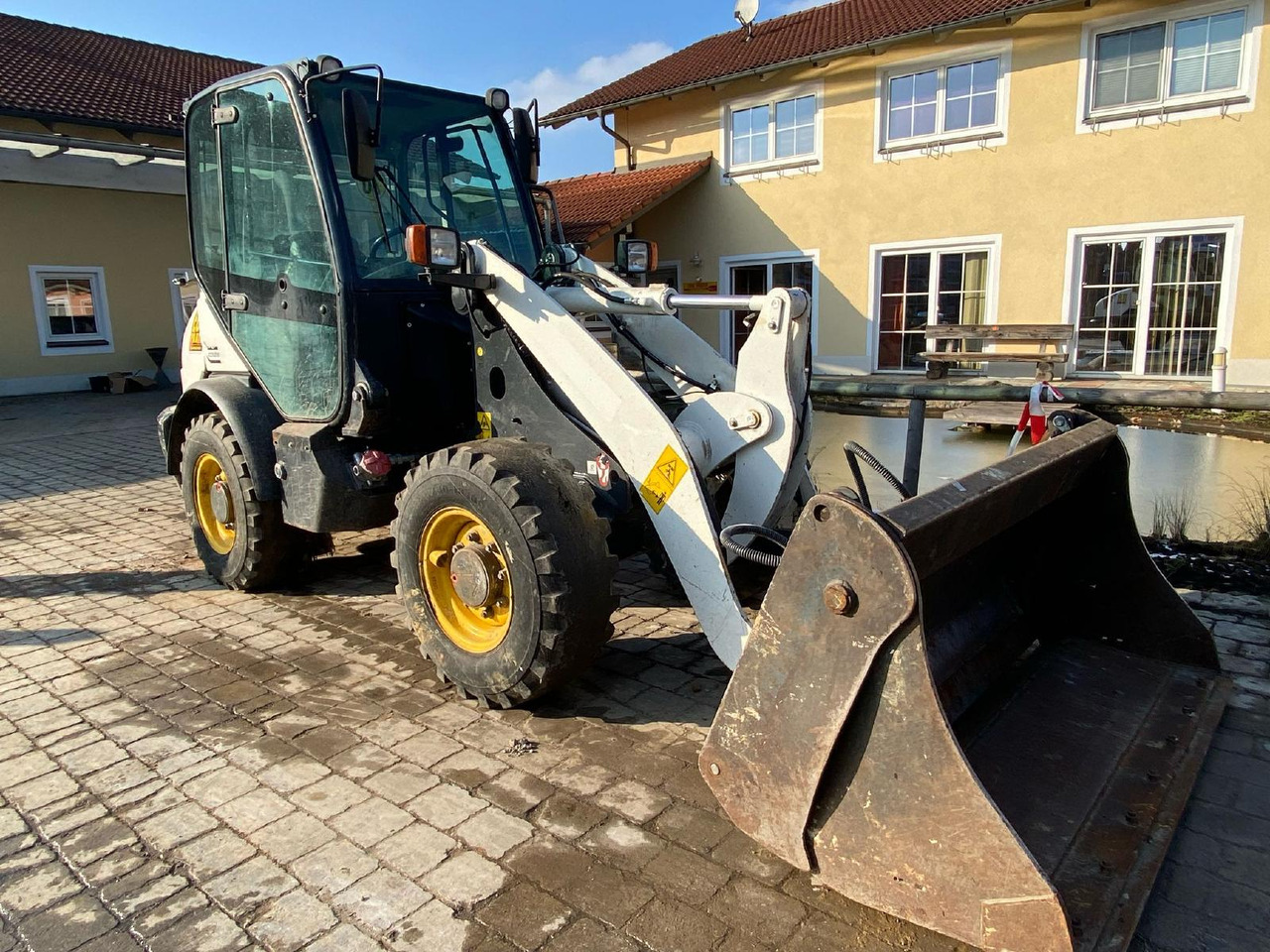 Fadrom me goma Komatsu WA 70-7: foto 7