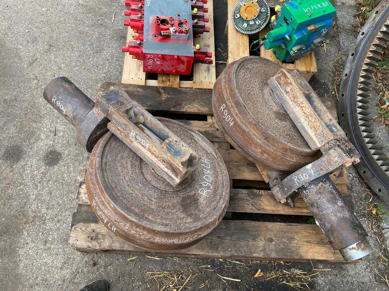 Liebherr R 904 - Pjesë nënkarrocerie për Makineri ndërtimi: foto 1 Liebherr R 904 - Pjesë nënkarrocerie për Makineri ndërtimi: foto 1